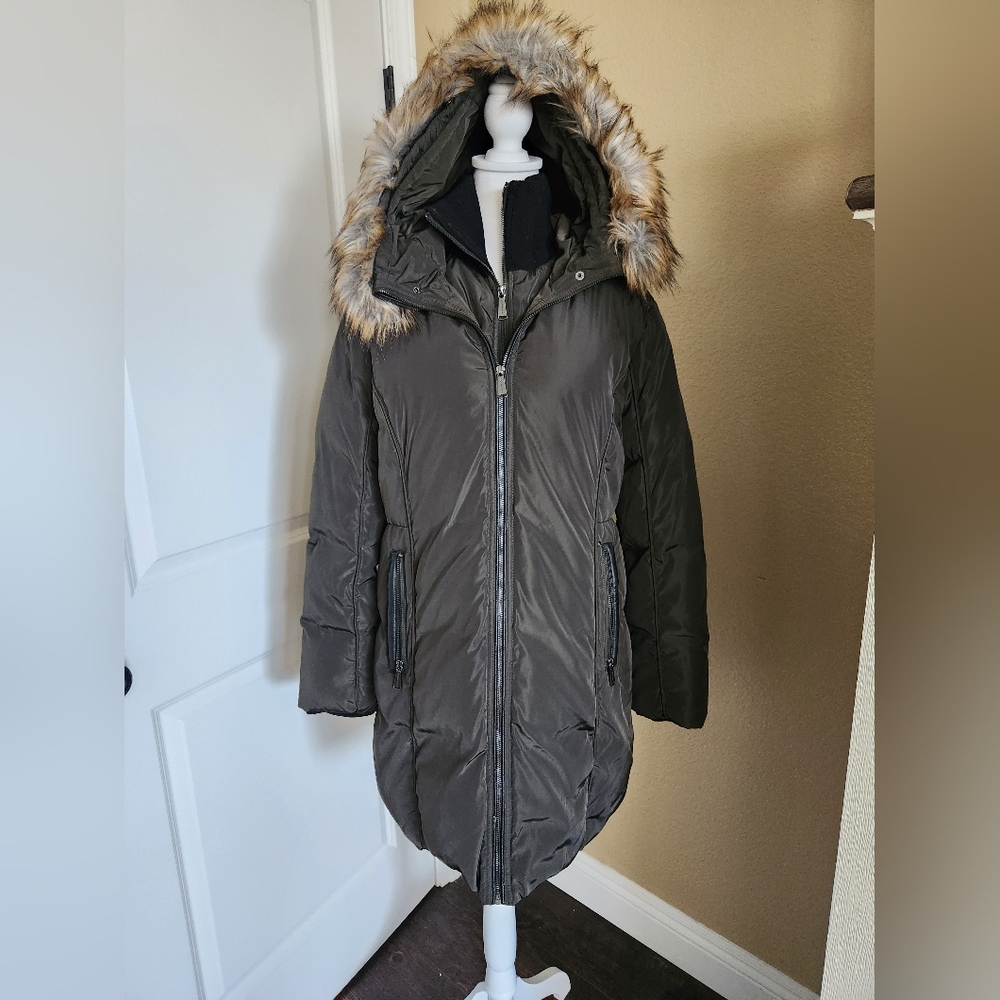 Woman's Michael Kors Military Green Faux Fur Down Puffer Winter Jacket, Size XL